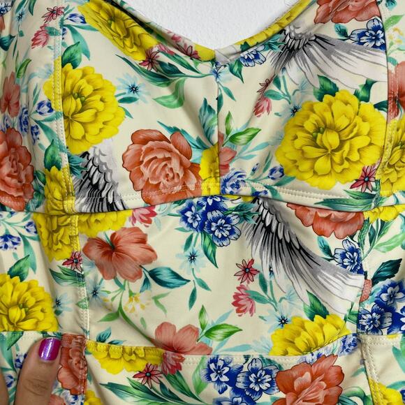 Torrid Swim One Piece Bathing Suit Size 1 1X Floral‎ Angel Wings Built in Bra - Picture 6 of 12